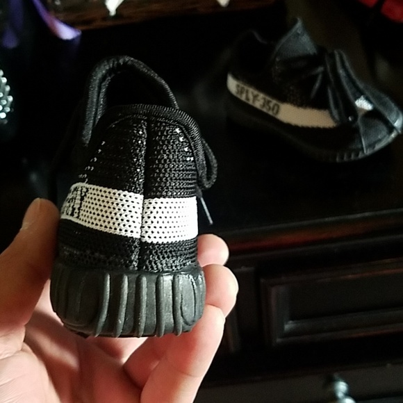 Baby size 21 yizzels 12-18 months - Picture 3 of 4